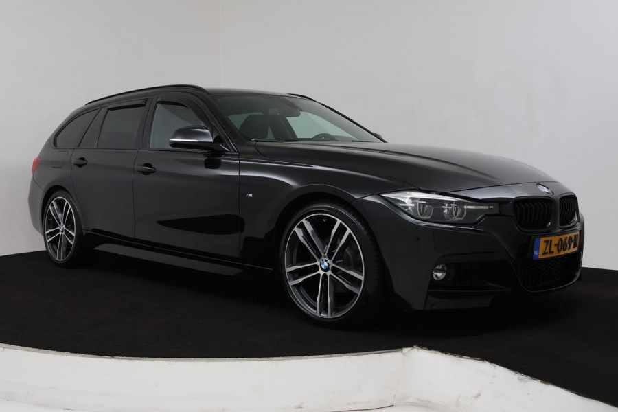 BMW 3 Serie Touring 318i M Sport Corporate Lease (PARKEERSENSOREN, STOELVERWARMING, LEER, NAVIGATIE, CRUISE, NL-AUTO)