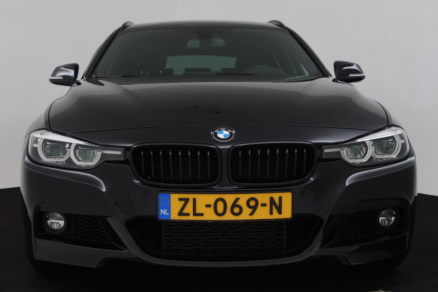 BMW 3 Serie Touring 318i M Sport Corporate Lease (PARKEERSENSOREN, STOELVERWARMING, LEER, NAVIGATIE, CRUISE, NL-AUTO)