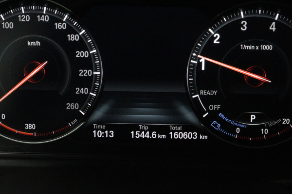 BMW 3 Serie Touring 318i M Sport Corporate Lease (PARKEERSENSOREN, STOELVERWARMING, LEER, NAVIGATIE, CRUISE, NL-AUTO)