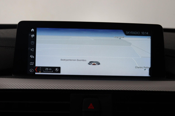 BMW 3 Serie Touring 318i M Sport Corporate Lease (PARKEERSENSOREN, STOELVERWARMING, LEER, NAVIGATIE, CRUISE, NL-AUTO)