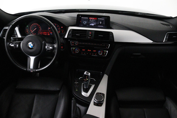 BMW 3 Serie Touring 318i M Sport Corporate Lease (PARKEERSENSOREN, STOELVERWARMING, LEER, NAVIGATIE, CRUISE, NL-AUTO)