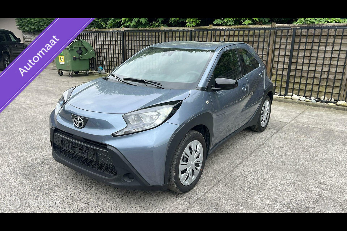 Toyota Aygo X 1.0 VVT-i S-CVT AUTOMAAT Envy Clima / Camera / Carplay / 14.315 KM / nov 2024!!! Toyota Aygo X 1.0 VVT-i S-CVT AUTOMAAT Envy Clima / Camera / Carplay / 14.315 KM / nov 2024!!!