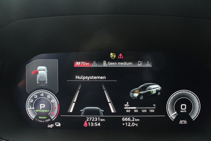Audi A3 Sportback 40 TFSI e Adv.Ed. PANO | StoelVW | HUD    Onder andere voorzien van: Panorama dak, lane assist, front assist, afgevlakt sportstuur, Head-up display, stoelverwarming, parkeersensoren voor & achter