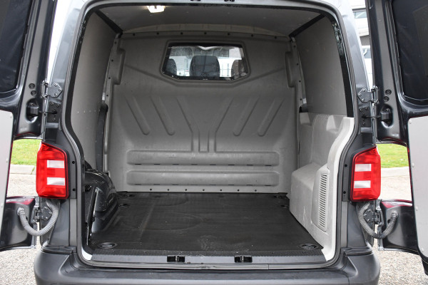 Volkswagen Transporter 2.0 TDI L2H1 DC Comfortline Cruise, Sensoren, 150PK, Automaat, Dubbele deur, DC