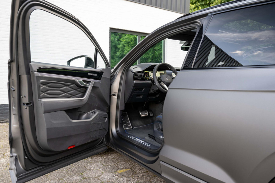 Volkswagen Touareg 3.0 TSI eHybrid R 4M Puglia MATLAK DynAudio