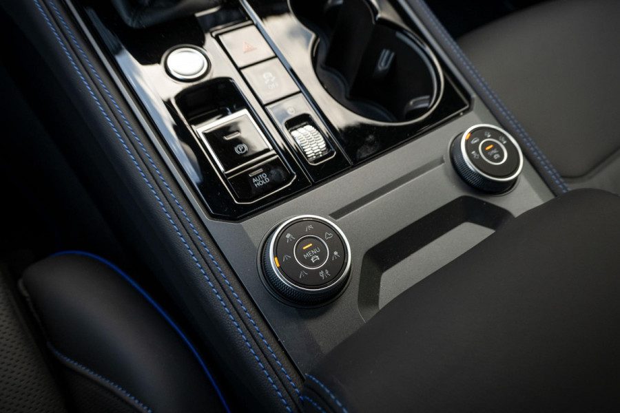 Volkswagen Touareg 3.0 TSI eHybrid R 4M Puglia MATLAK DynAudio