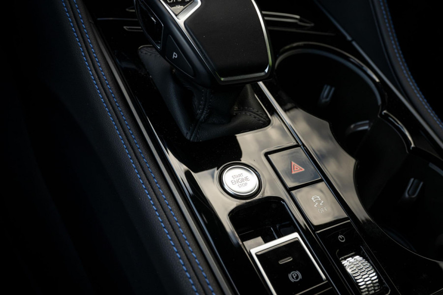 Volkswagen Touareg 3.0 TSI eHybrid R 4M Puglia MATLAK DynAudio