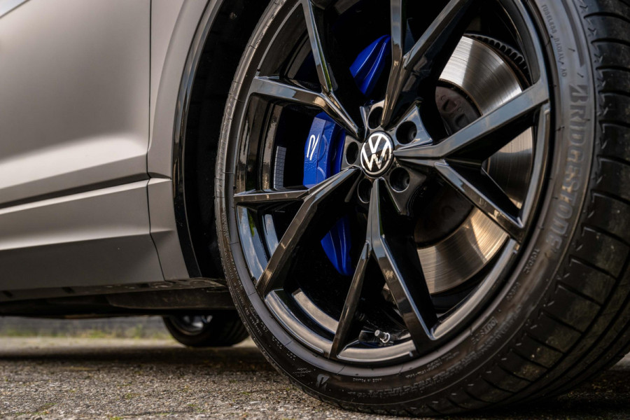 Volkswagen Touareg 3.0 TSI eHybrid R 4M Puglia MATLAK DynAudio