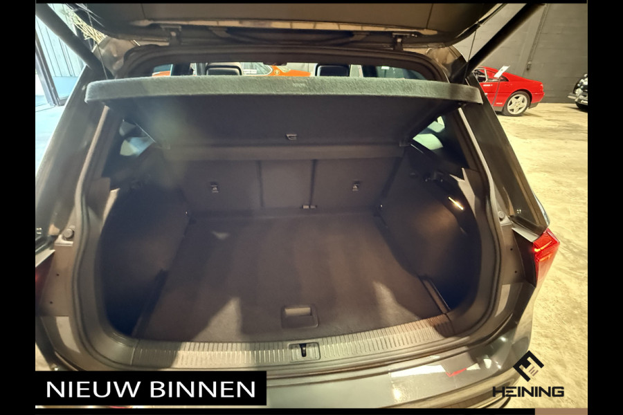 Volkswagen Tiguan 1.5 TSI R-Line Business+ 150 Pk DSG, Pano,Virtual cockpit, 20 inch 37000 km !!