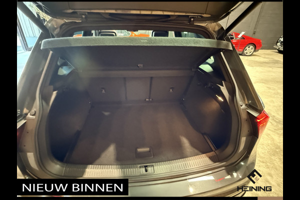Volkswagen Tiguan 1.5 TSI R-Line Business+ 150 Pk DSG, Pano,Virtual cockpit, 20 inch 37000 km !!
