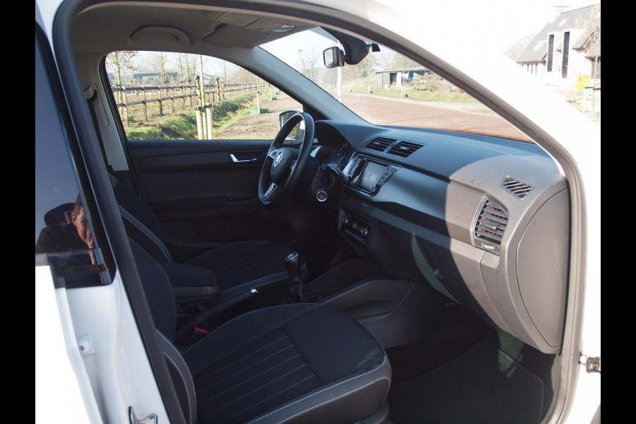 Škoda Fabia Combi 1.0 TSI Style | Camera | Apple Carplay | Cruise Control | Navi |