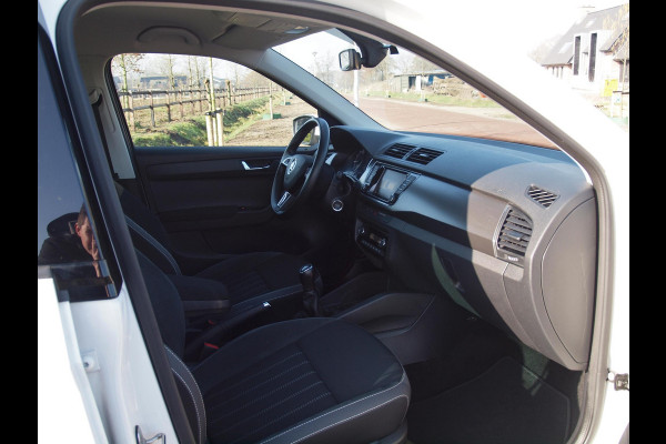Škoda Fabia Combi 1.0 TSI Style | Camera | Apple Carplay | Cruise Control | Navi |
