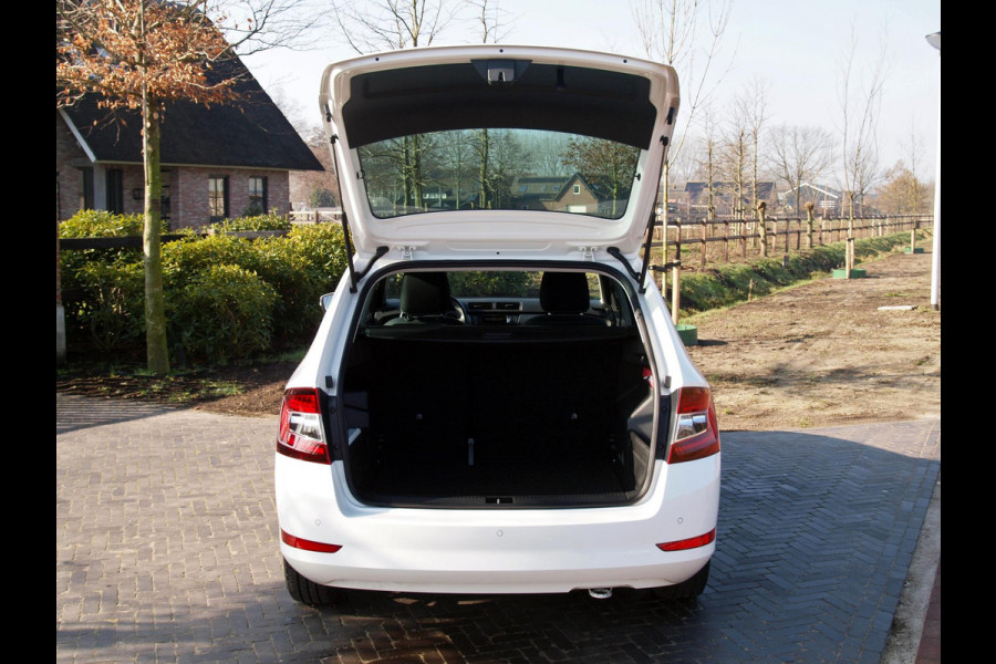 Škoda Fabia Combi 1.0 TSI Style | Camera | Apple Carplay | Cruise Control | Navi |