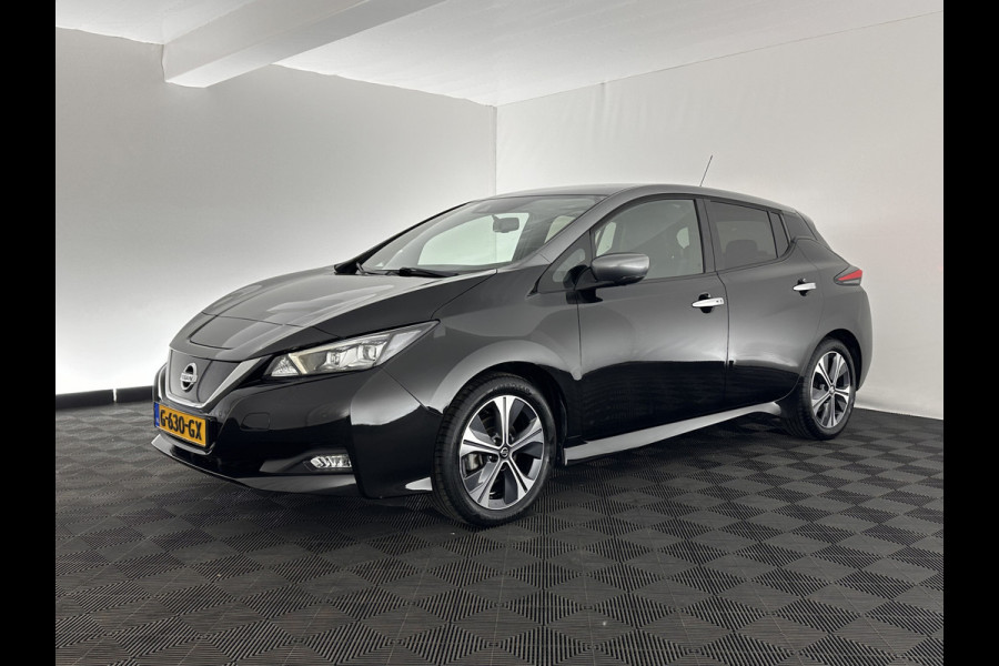 Nissan Leaf Tekna 40 kWh (INCL.BTW) *FULL-LED | 1/2LEATHER | ADAPTIVE-CRUISE | BLIS | BOSE-SOUND | CAMERA | KEYLESS | DAB+ | COMFORT-SEATS | 17''ALU | ECC | PDC*