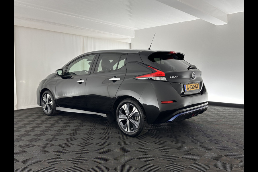 Nissan Leaf Tekna 40 kWh (INCL.BTW) *FULL-LED | 1/2LEATHER | ADAPTIVE-CRUISE | BLIS | BOSE-SOUND | CAMERA | KEYLESS | DAB+ | COMFORT-SEATS | 17''ALU | ECC | PDC*