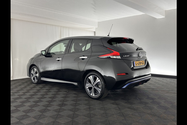 Nissan Leaf Tekna 40 kWh (INCL.BTW) *FULL-LED | 1/2LEATHER | ADAPTIVE-CRUISE | BLIS | BOSE-SOUND | CAMERA | KEYLESS | DAB+ | COMFORT-SEATS | 17''ALU | ECC | PDC*