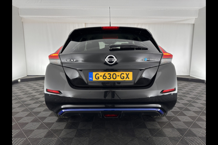 Nissan Leaf Tekna 40 kWh (INCL.BTW) *FULL-LED | 1/2LEATHER | ADAPTIVE-CRUISE | BLIS | BOSE-SOUND | CAMERA | KEYLESS | DAB+ | COMFORT-SEATS | 17''ALU | ECC | PDC*