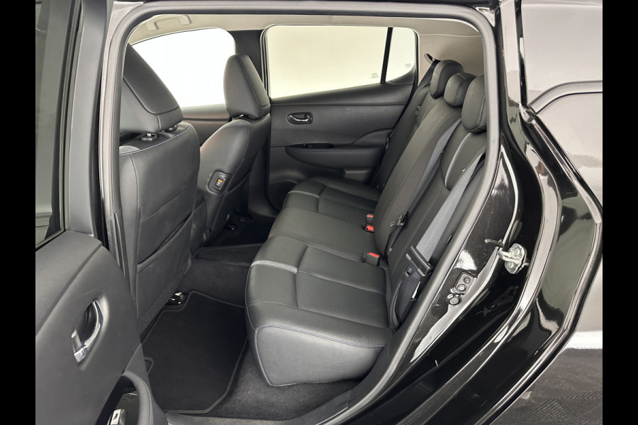 Nissan Leaf Tekna 40 kWh (INCL.BTW) *FULL-LED | 1/2LEATHER | ADAPTIVE-CRUISE | BLIS | BOSE-SOUND | CAMERA | KEYLESS | DAB+ | COMFORT-SEATS | 17''ALU | ECC | PDC*