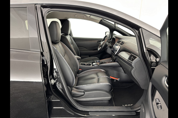 Nissan Leaf Tekna 40 kWh (INCL.BTW) *FULL-LED | 1/2LEATHER | ADAPTIVE-CRUISE | BLIS | BOSE-SOUND | CAMERA | KEYLESS | DAB+ | COMFORT-SEATS | 17''ALU | ECC | PDC*