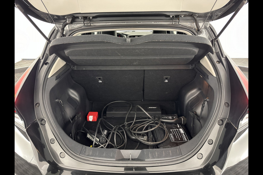 Nissan Leaf Tekna 40 kWh (INCL.BTW) *FULL-LED | 1/2LEATHER | ADAPTIVE-CRUISE | BLIS | BOSE-SOUND | CAMERA | KEYLESS | DAB+ | COMFORT-SEATS | 17''ALU | ECC | PDC*