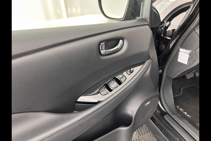 Nissan Leaf Tekna 40 kWh (INCL.BTW) *FULL-LED | 1/2LEATHER | ADAPTIVE-CRUISE | BLIS | BOSE-SOUND | CAMERA | KEYLESS | DAB+ | COMFORT-SEATS | 17''ALU | ECC | PDC*