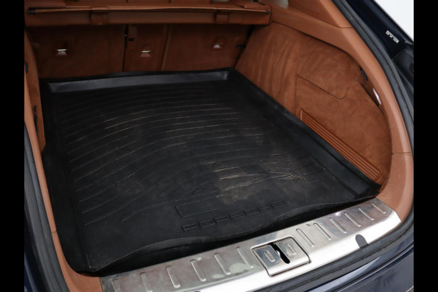 Porsche Panamera Sport Turismo 2.9 4 E-Hybrid | Panoramadak | Burmester 3D | Stoelventilatie | LED Adaptief | 360 camera | Luchtvering | Leder | Stuurverwarming | Soft-close