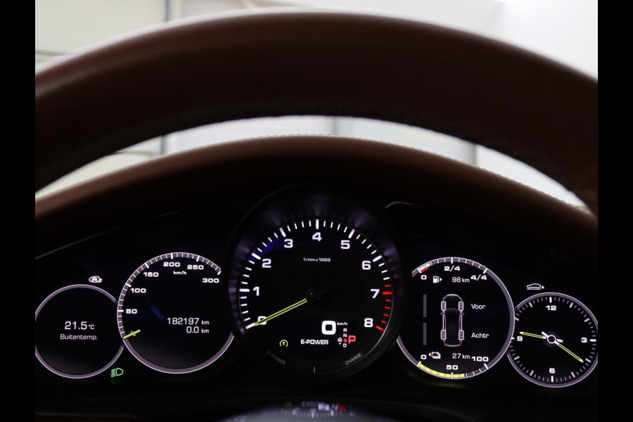 Porsche Panamera Sport Turismo 2.9 4 E-Hybrid | Panoramadak | Burmester 3D | Stoelventilatie | LED Adaptief | 360 camera | Luchtvering | Leder | Stuurverwarming | Soft-close