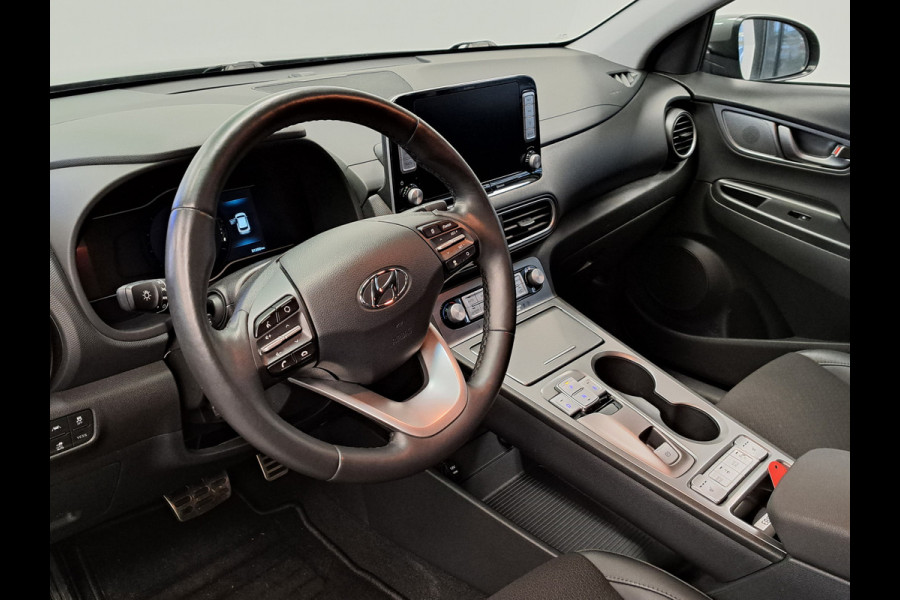 Hyundai Kona EV Comfort 64 kWh Navigatie Led Camera Cruise LM 204PK 2 jaar garantie mogelijk* (vraag naar de voorwaarden)