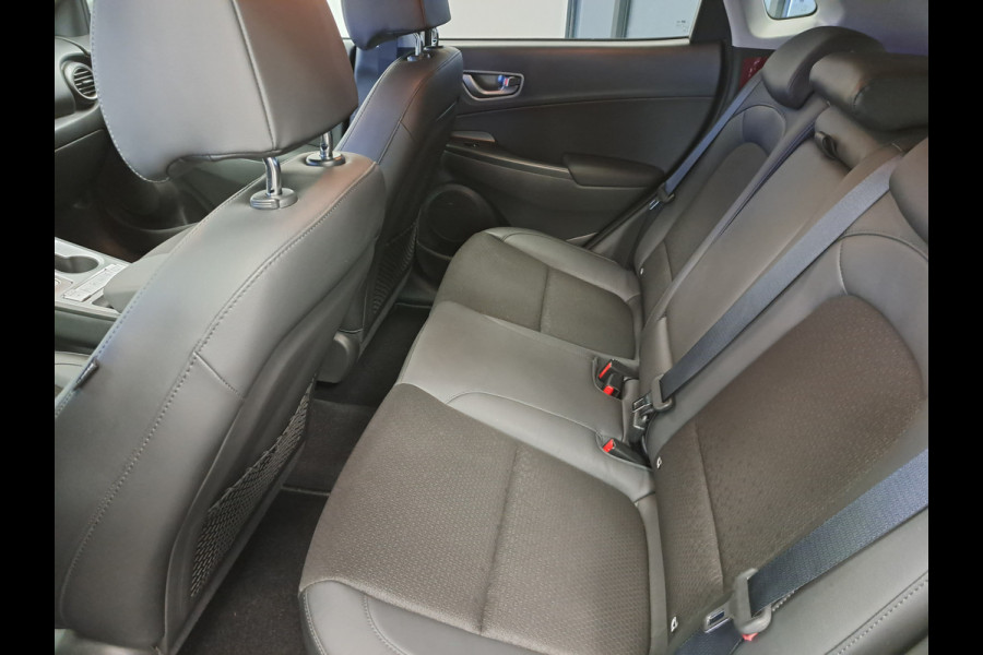 Hyundai Kona EV Comfort 64 kWh Navigatie Led Camera Cruise LM 204PK 2 jaar garantie mogelijk* (vraag naar de voorwaarden)
