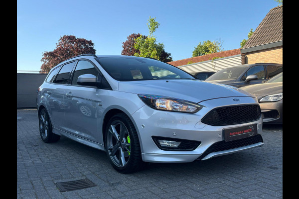 Ford FOCUS Wagon 1.5 ST-Line | Achteruitrijcamera | Trekhaak | SPORT | Climatronic airco | Sportvelgen | Navigatie / Multimedia |
