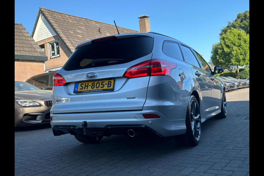 Ford FOCUS Wagon 1.5 ST-Line | Achteruitrijcamera | Trekhaak | SPORT | Climatronic airco | Sportvelgen | Navigatie / Multimedia |