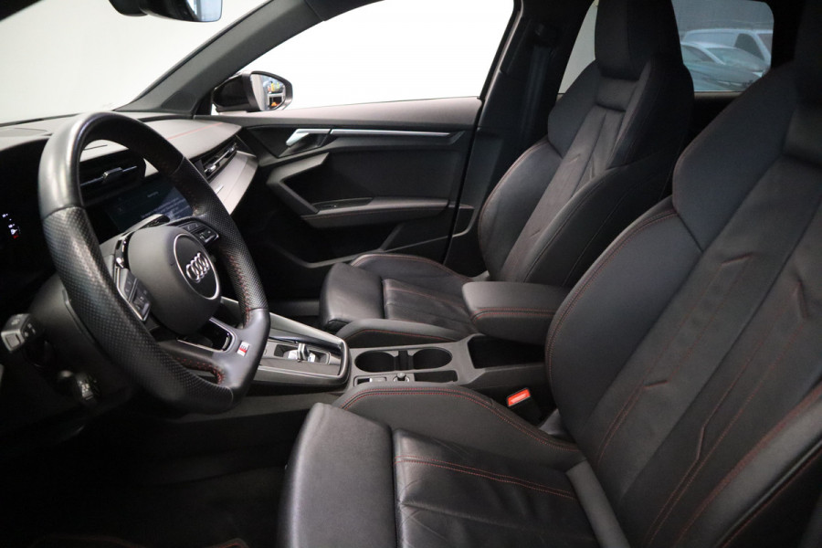 Audi A3 Sportback 35 TFSI S edition 150pk Navigatie 17LMV  volleder interieur Cruise Control parking ass.