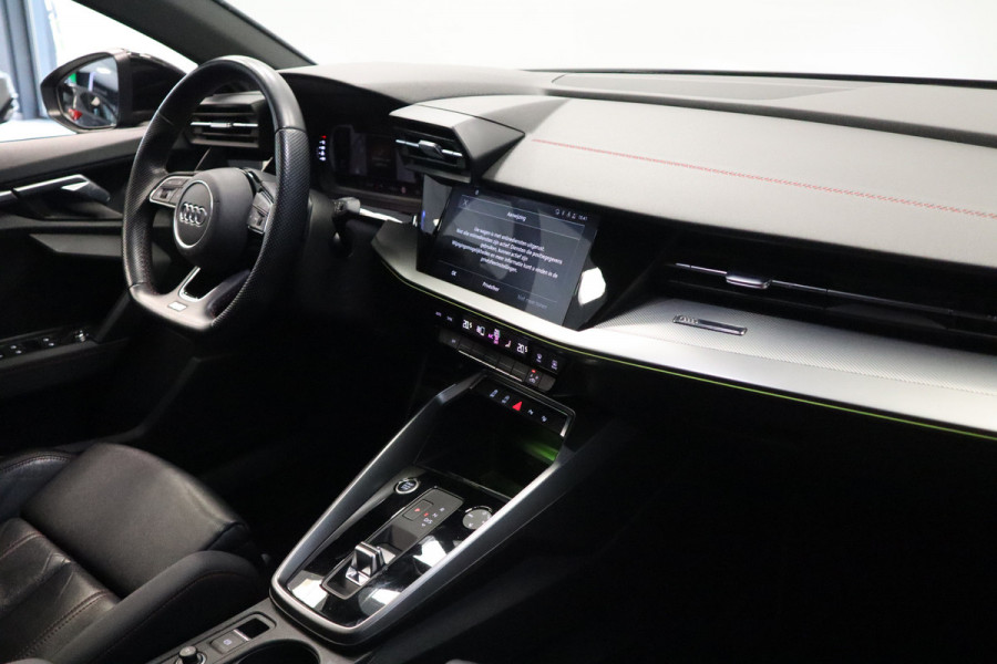 Audi A3 Sportback 35 TFSI S edition 150pk Navigatie 17LMV  volleder interieur Cruise Control parking ass.