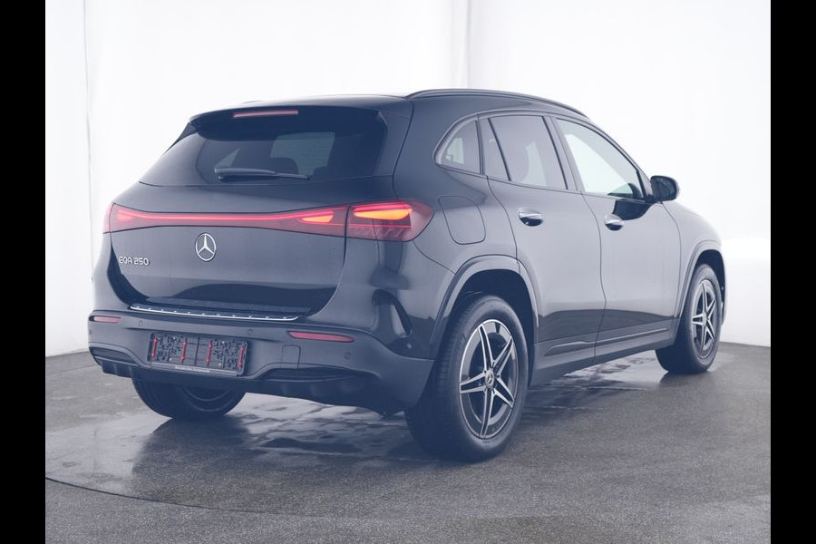 Mercedes-Benz EQA 250 AMG Line 67 kWh | AMG Line Advanced Plus | Night Pakket | Panorama Schuif-Kanteldak | Memory Voorstoelen | Stoel en Stuurverwarming | Inclusief 24 maanden MB Certified garantie voor Europa.