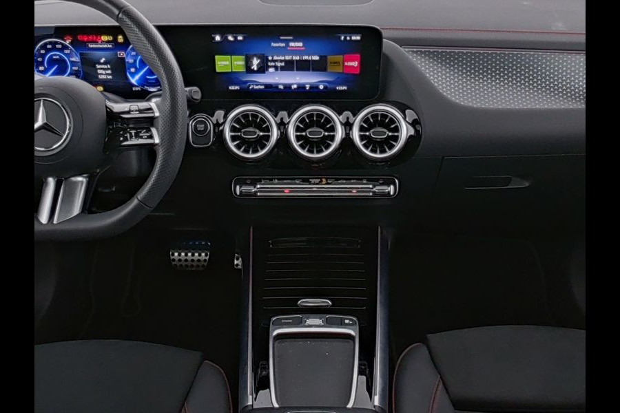 Mercedes-Benz EQA 250 AMG Line 67 kWh | AMG Line Advanced Plus | Night Pakket | Panorama Schuif-Kanteldak | Memory Voorstoelen | Stoel en Stuurverwarming | Inclusief 24 maanden MB Certified garantie voor Europa.