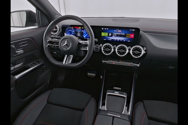 Mercedes-Benz EQA 250 AMG Line 67 kWh | AMG Line Advanced Plus | Night Pakket | Panorama Schuif-Kanteldak | Memory Voorstoelen | Stoel en Stuurverwarming | Inclusief 24 maanden MB Certified garantie voor Europa.