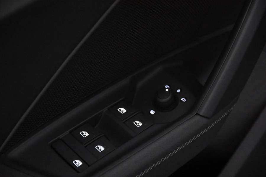 Audi A3 Limousine 30 TFSI S-Line *1ste Eigenaar*Leer*Keyless*DAB*