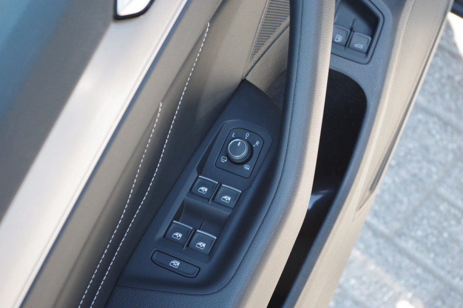 Volkswagen Passat Variant 1.4 TSI PHEV 218 PK GTE BNS, Carplay, Leder, Panoramadak, Elek. Trekhaak, Massage, Head-Up