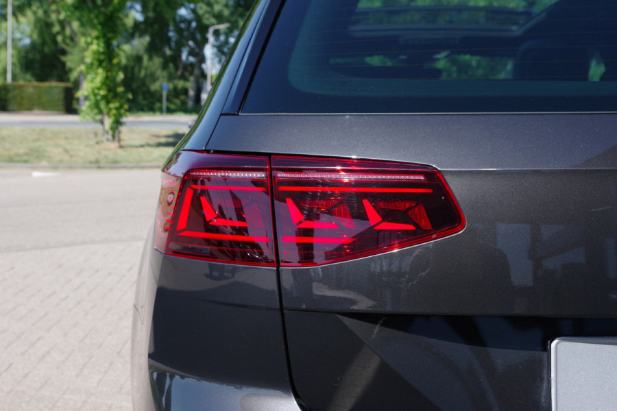Volkswagen Passat Variant 1.4 TSI PHEV 218 PK GTE BNS, Carplay, Leder, Panoramadak, Elek. Trekhaak, Massage, Head-Up