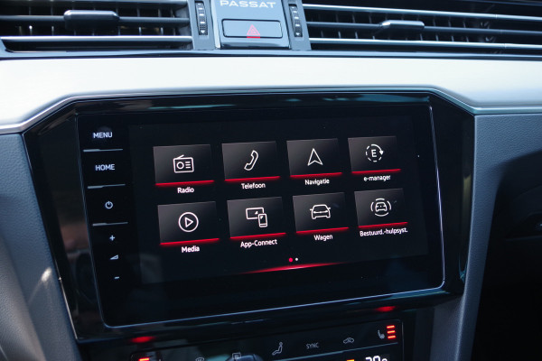 Volkswagen Passat Variant 1.4 TSI PHEV 218 PK GTE BNS, Carplay, Leder, Panoramadak, Elek. Trekhaak, Massage, Head-Up