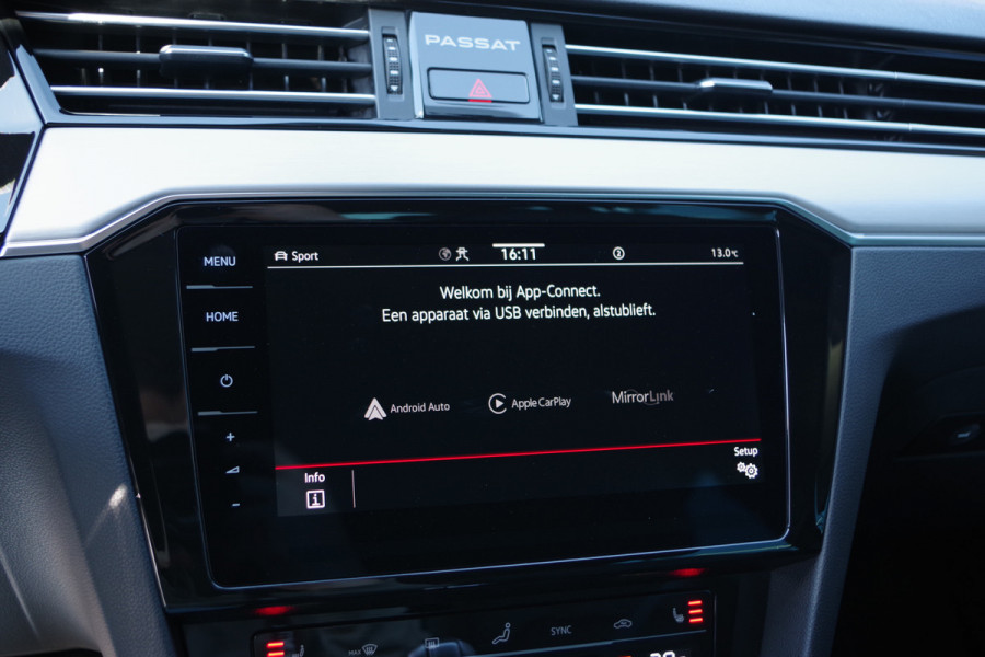 Volkswagen Passat Variant 1.4 TSI PHEV 218 PK GTE BNS, Carplay, Leder, Panoramadak, Elek. Trekhaak, Massage, Head-Up