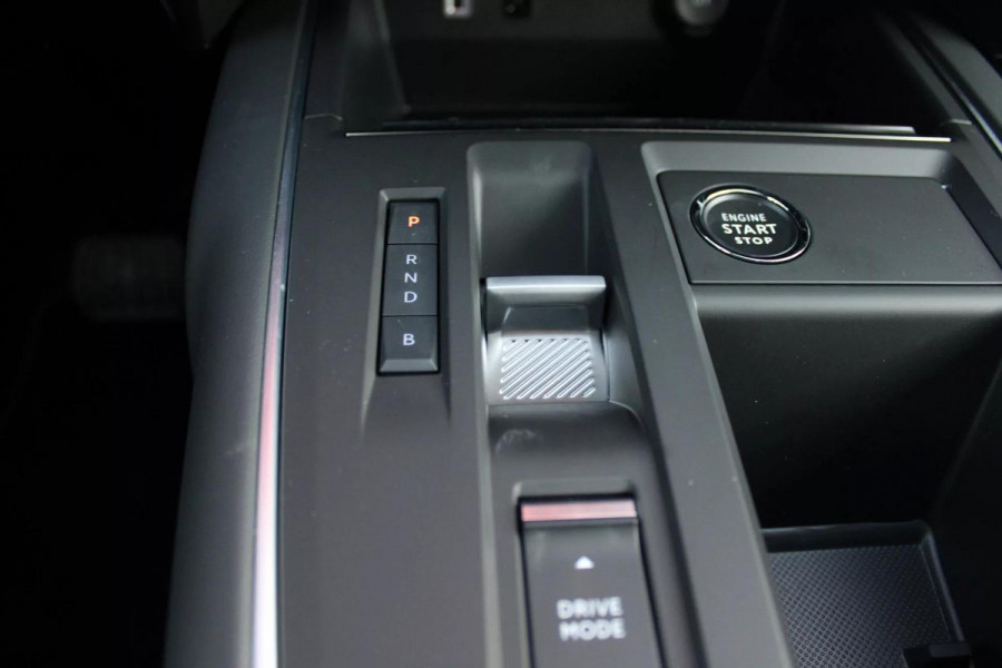 Citroën C5 Aircross 1.6 180PK PLUG-IN HYBRID C-SERIES | NAVIGATIE | ACHTERUITRIJ CAMERA | DODEHOEKDETECTIE | APPLE CARPLAY/ANDROID AUTO |  CLIMATE CONTROL | DAB+ RADIO | CRUISE CONTROL | VERSTELBARE ACHTERSTOELEN | LANE-ASSIST | PARKEER SENSOREN VOOR / ACHTER |