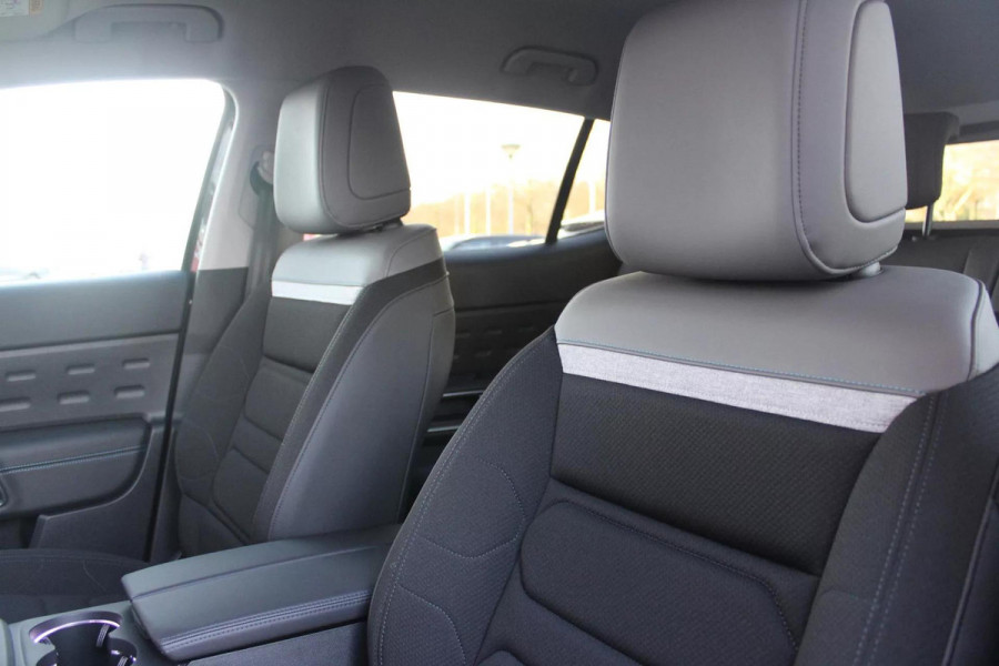Citroën C5 Aircross 1.6 180PK PLUG-IN HYBRID C-SERIES | NAVIGATIE | ACHTERUITRIJ CAMERA | DODEHOEKDETECTIE | APPLE CARPLAY/ANDROID AUTO |  CLIMATE CONTROL | DAB+ RADIO | CRUISE CONTROL | VERSTELBARE ACHTERSTOELEN | LANE-ASSIST | PARKEER SENSOREN VOOR / ACHTER |