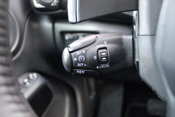 Citroën C5 Aircross 1.6 180PK PLUG-IN HYBRID C-SERIES | NAVIGATIE | ACHTERUITRIJ CAMERA | DODEHOEKDETECTIE | APPLE CARPLAY/ANDROID AUTO |  CLIMATE CONTROL | DAB+ RADIO | CRUISE CONTROL | VERSTELBARE ACHTERSTOELEN | LANE-ASSIST | PARKEER SENSOREN VOOR / ACHTER |