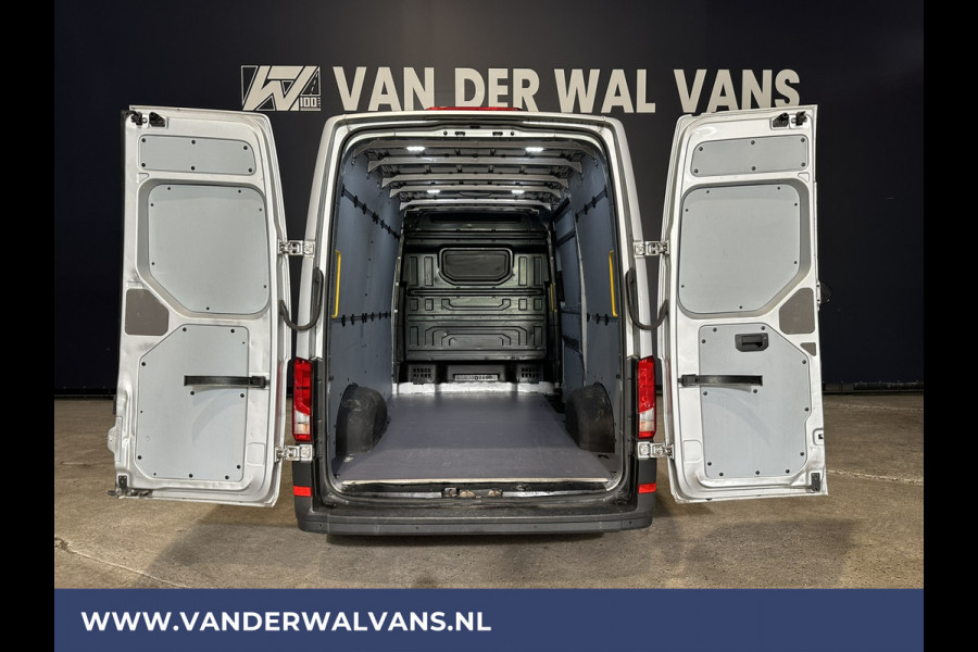 Volkswagen Crafter 2.0 TDI 140 pk L3H3 L2H2 Euro6 Airco | PDC | 3000kg trekvermogen | Apple Carplay Android Auto, Parkeersensoren, Bijrijdersbank
