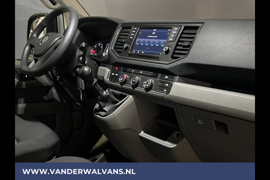 Volkswagen Crafter 2.0 TDI 140 pk L3H3 L2H2 Euro6 Airco | PDC | 3000kg trekvermogen | Apple Carplay Android Auto, Parkeersensoren, Bijrijdersbank