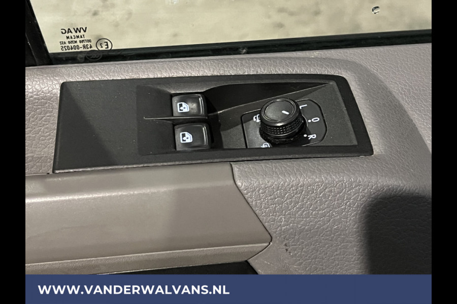 Volkswagen Crafter 2.0 TDI 140 pk L3H3 L2H2 Euro6 Airco | PDC | 3000kg trekvermogen | Apple Carplay Android Auto, Parkeersensoren, Bijrijdersbank