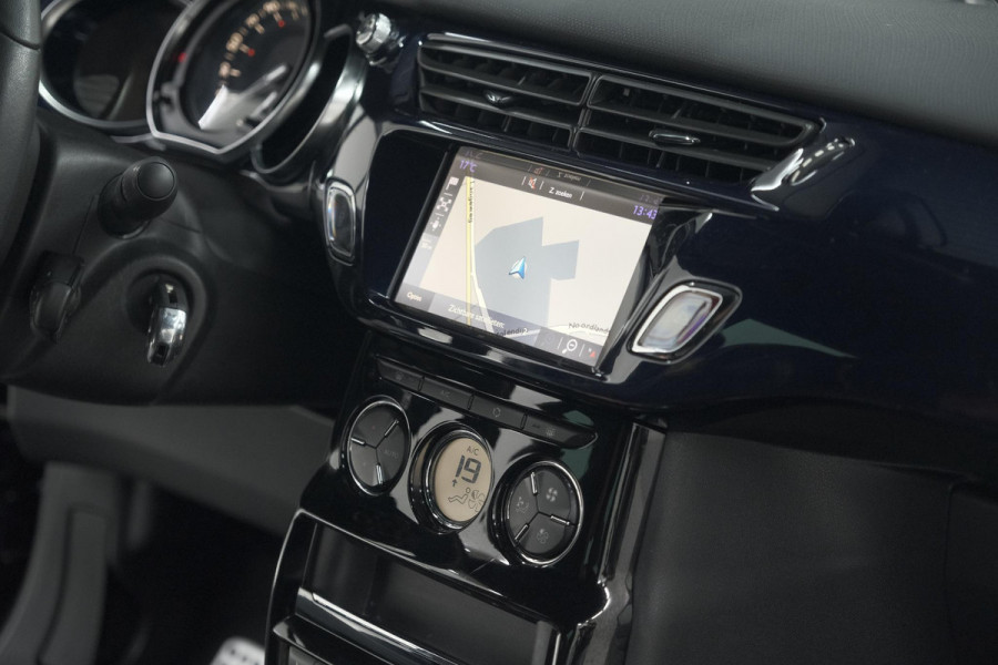 DS DS 3 PureTech 110 So Chic | Camera | Navigatie | Parkeersensoren | Climate Control