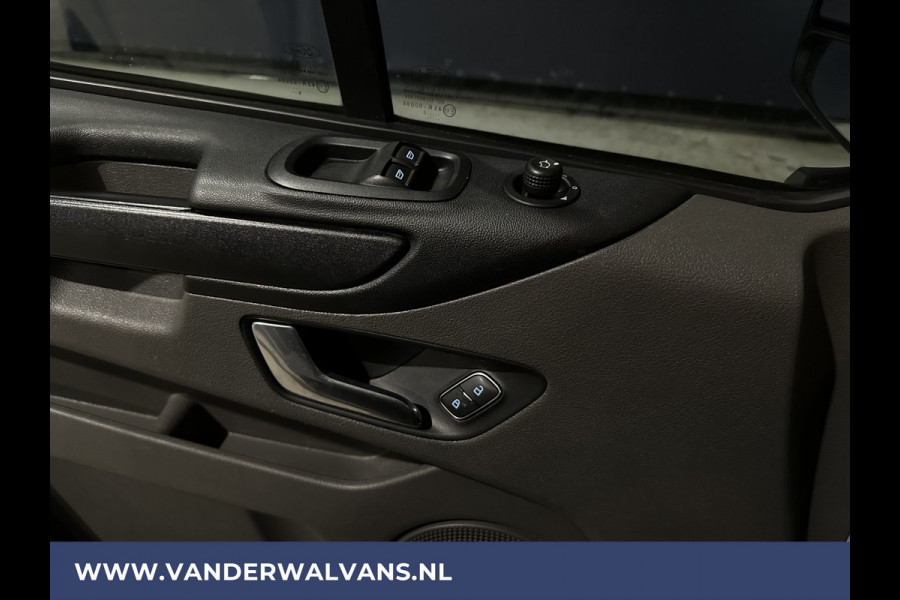 Ford Transit Custom 2.0 TDCI 130 pk L2H1 Euro6 Airco | 2800kg trekvermogen | Parkeersensoren | Cruisecontrol | LED Stoelverwarming, Voorruitverwarming, Bijrijdersbank