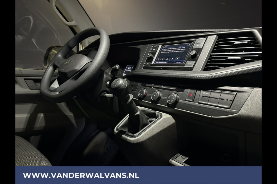 Volkswagen Transporter 2.0 TDI 150 pk L2H1 Euro6 Airco | Trekhaak | Cruisecontrol | Apple Carplay | PDC Parkeersensoren, Android Auto